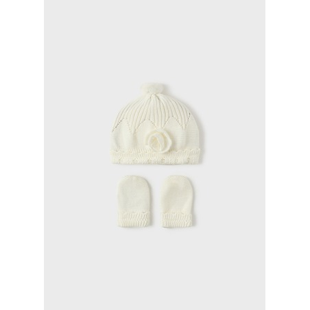 Conjunto gorro y manoplas bebe niña mayoral