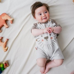 Peto leon con camiseta bebe...