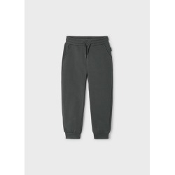Pantalón deportivo básico...