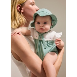 Pelele florecitas con gorro...